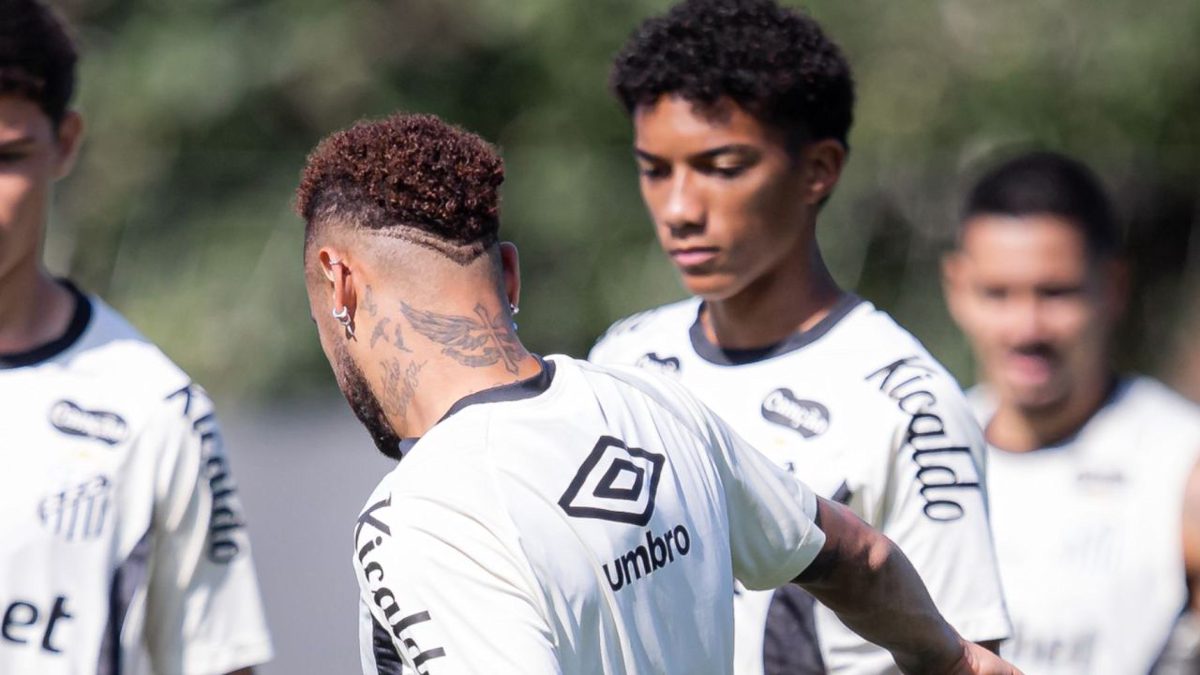 O que aconteceu no CT Rei Pelé no domingo Santos apaga as câmeras e Neymar pede