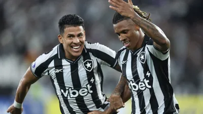 Danilo faz dois gols contra o Racing e transforma dúvida em convocação