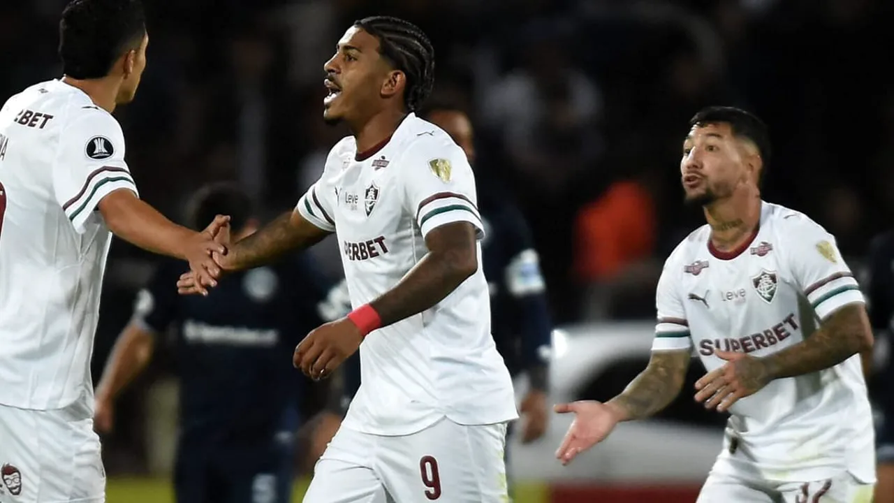 John Kennedy comemora gol nos acréscimos pelo Fluminense contra o Independiente Rivadavia em Mendoza