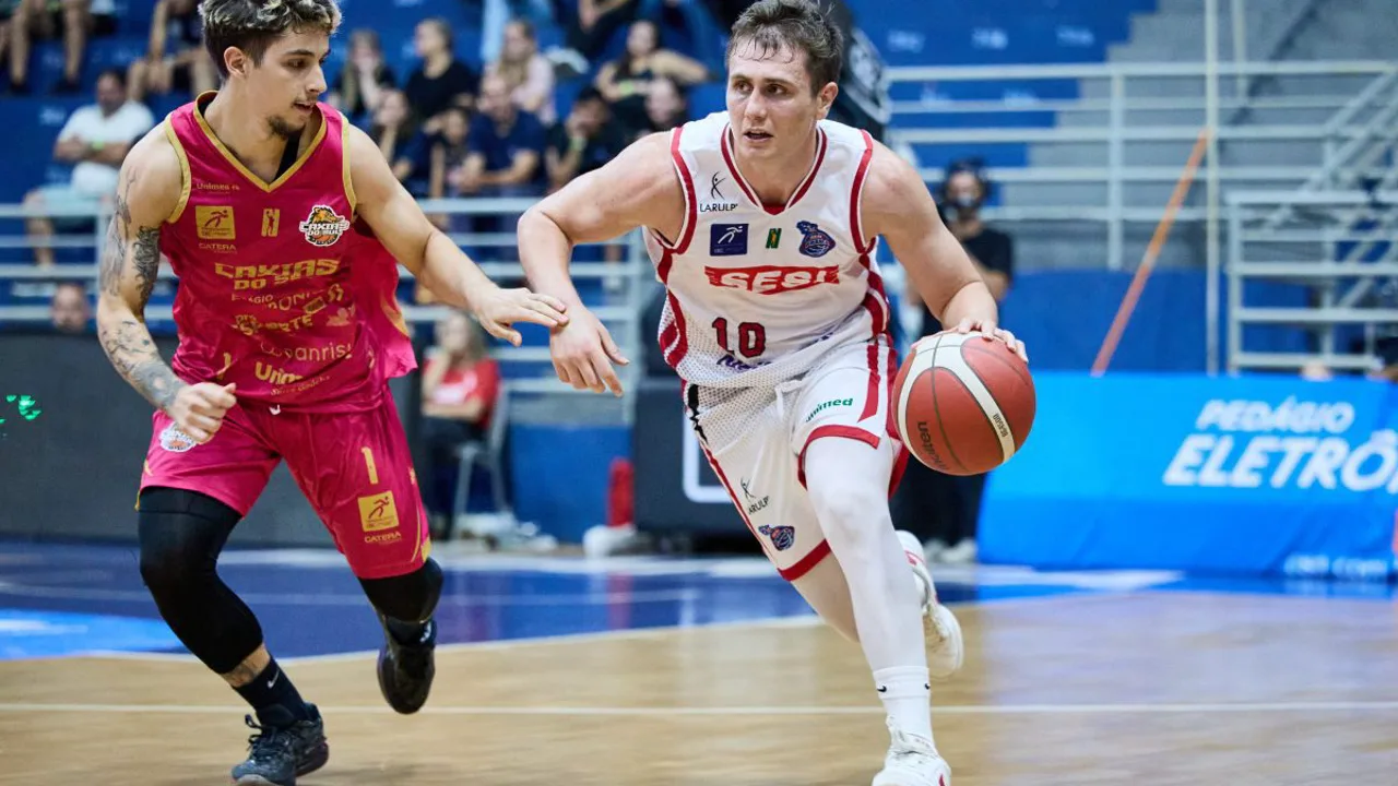 Quadra do Ginásio Pedrocão durante partida do NBB entre Franca e Caxias do Sul em março de 2025