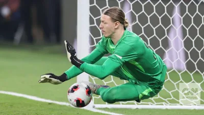 O goleiro que quebrou a mão e ainda assim salvou o PSG na decisão