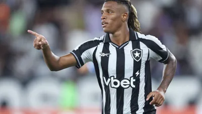 Ancelotti viu Danilo de perto e agora o volante do Botafogo quer resposta
