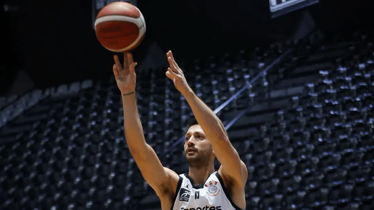 Quadra do Ginásio Wlamir Marques durante partida do NBB entre Corinthians Paulista e Vasco em janeiro de 2025