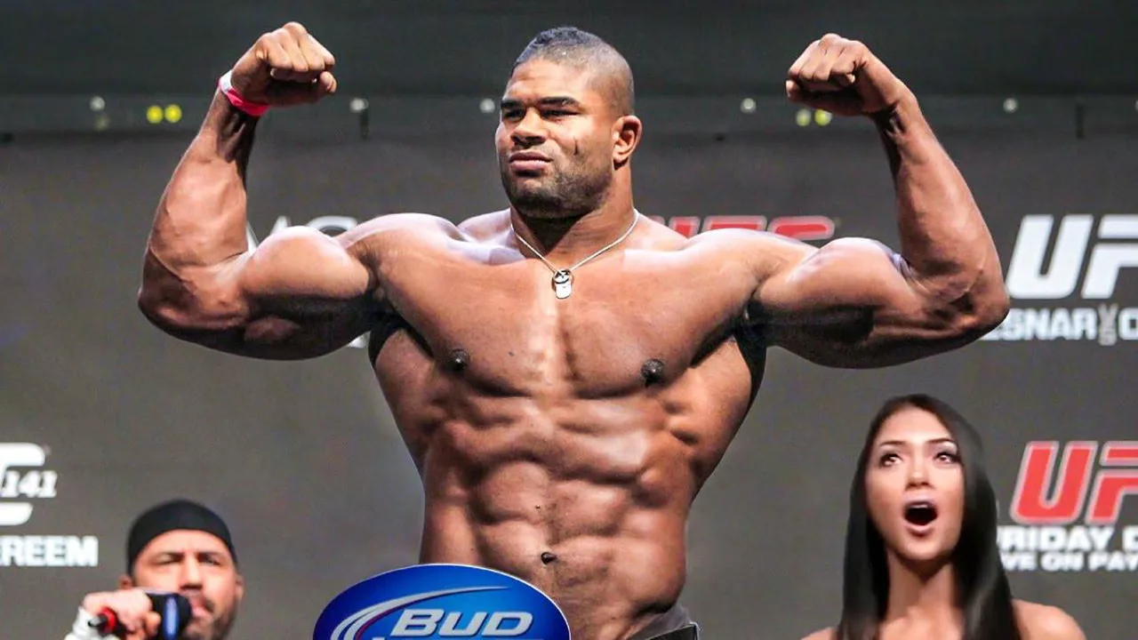 Lutadores do UFC em posição de combate na gaiola, com balança de pesagem ao fundo — divisões de peso do MMA