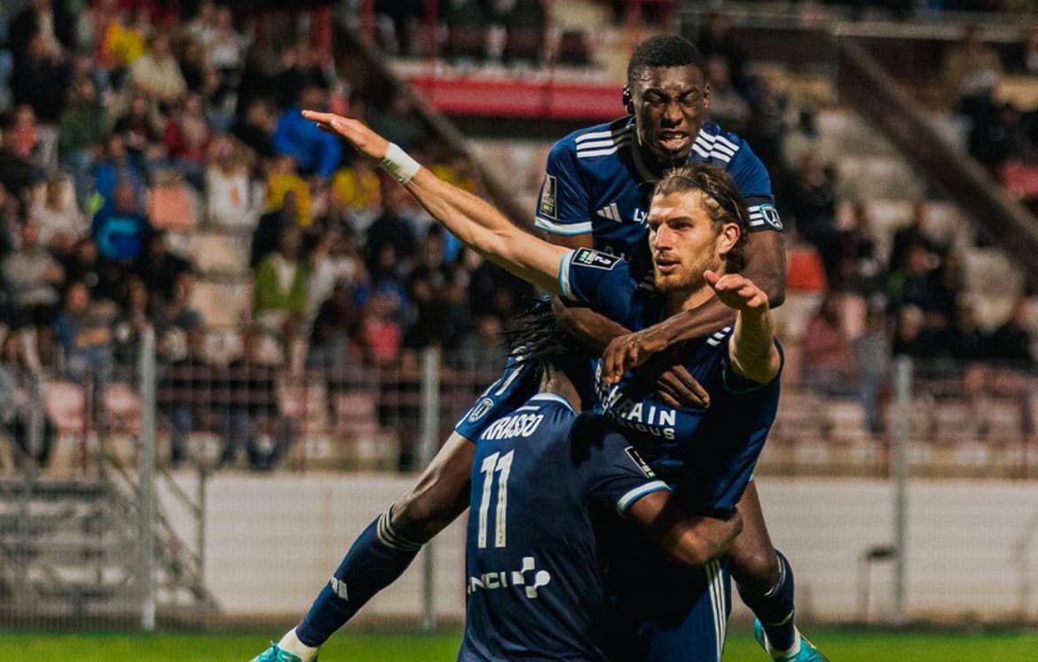 Em uma liga europeia de elite, quem se adapta primeiro Mbeumo e Rayan frente a f