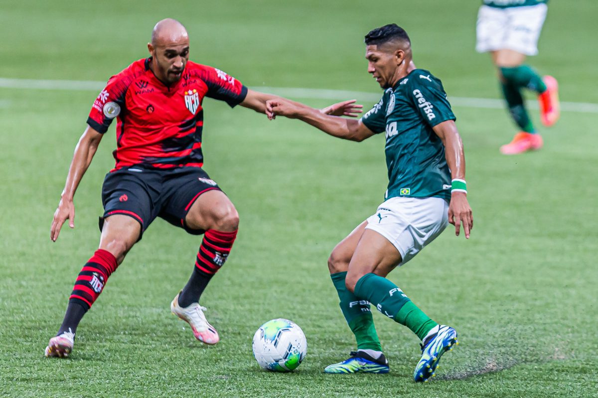 A janela que o Palmeiras não podia deixar abrir O que Barboza muda no Palmeiras