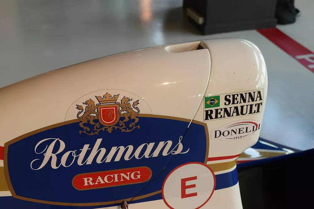 O FW16 e a aerodinâmica que não perdoava erros A peça do FW16 que cruzou o ocean