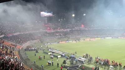 Como a polícia falhou no Atanasio Girardot e o jogo do Flamengo virou caos