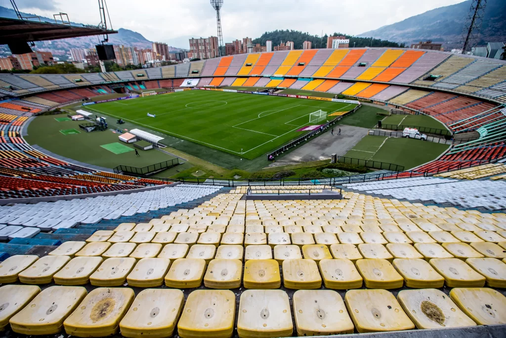 Uma crise de clube que transbordou para o campo O Atanasio Girardot voltou a fal