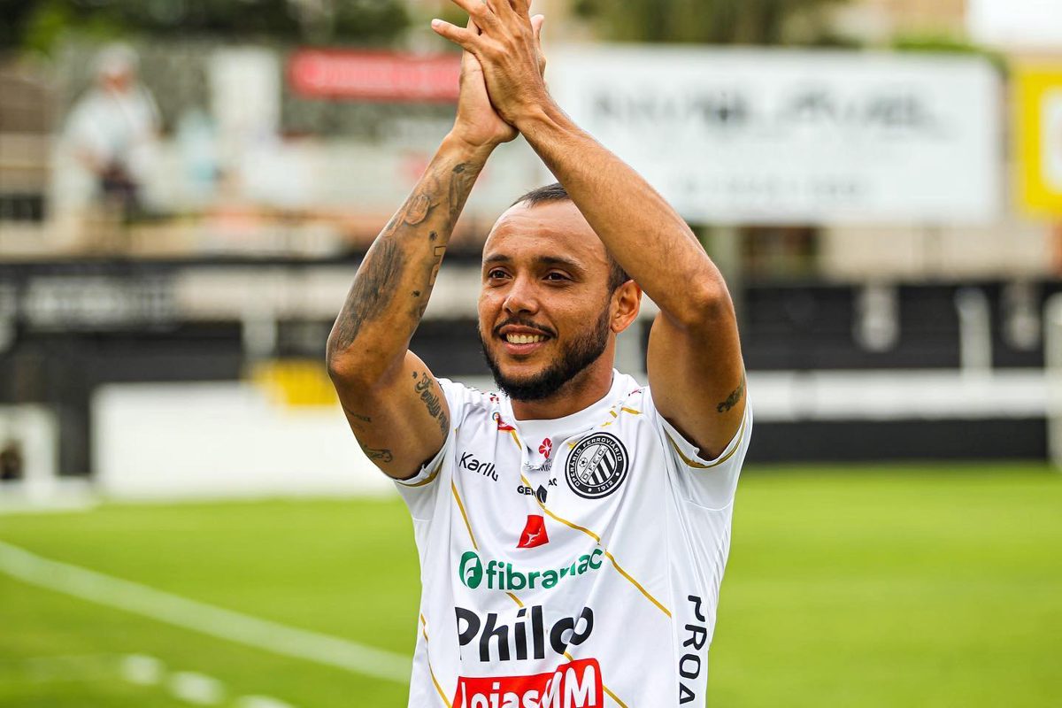Da base do Corinthians ao destaque inesperado na Turquia Felipe Augusto virou ta