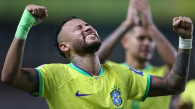 Ronaldinho bate o punho na mesa e o Santos transforma Itaquera num palco de despedida