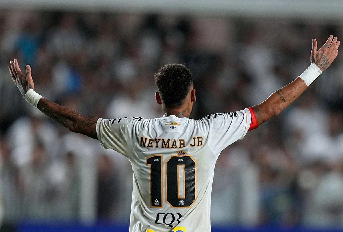 Ronaldinho entra na resenha e coloca Neymar acima de todos Ronaldinho bate o pun