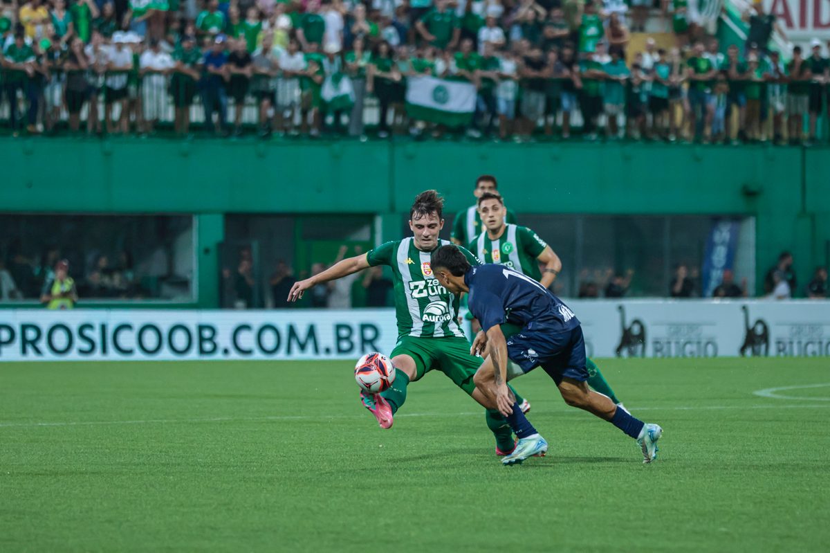 Um ano de contrato e uma cifra que trava tudo O jogador mais valioso do mundo po