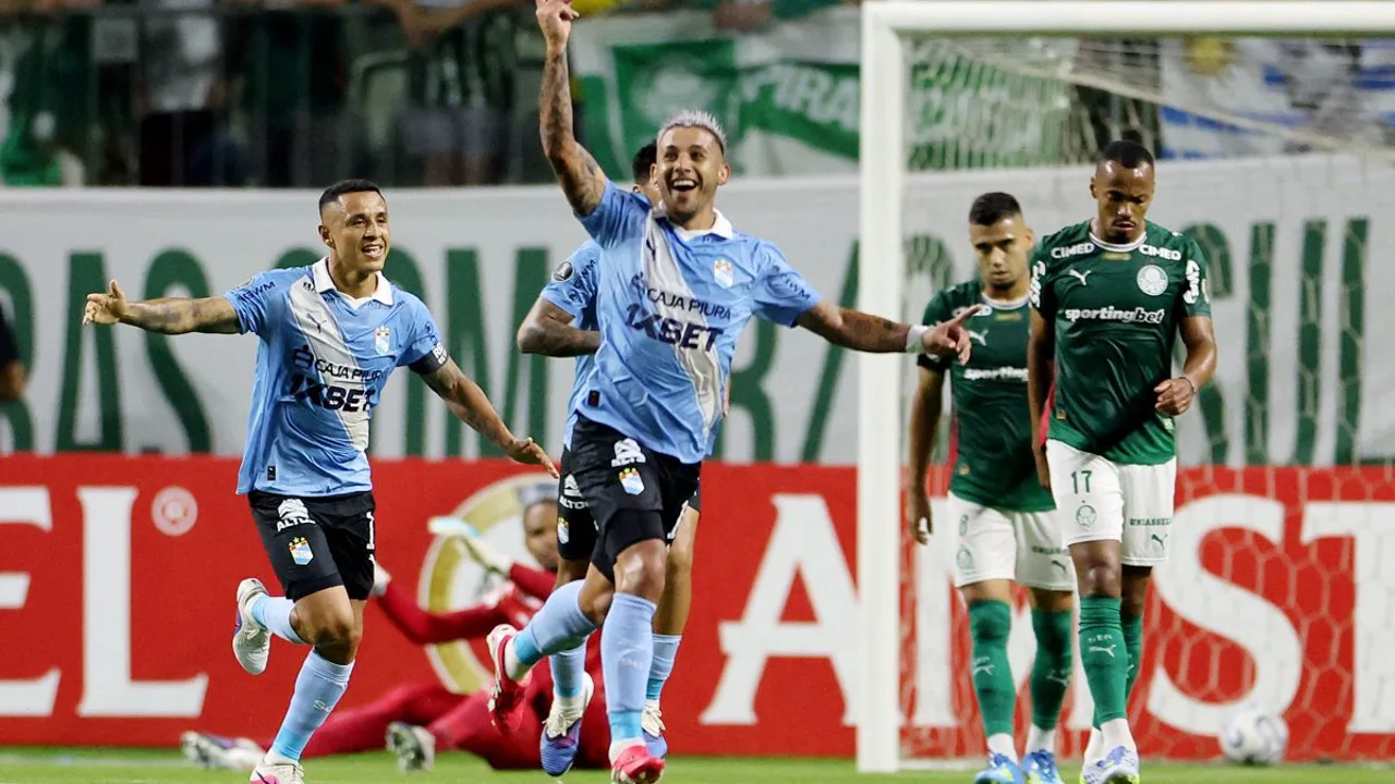 Sede administrativa do Palmeiras com torcedores ao fundo na Academia de Futebol