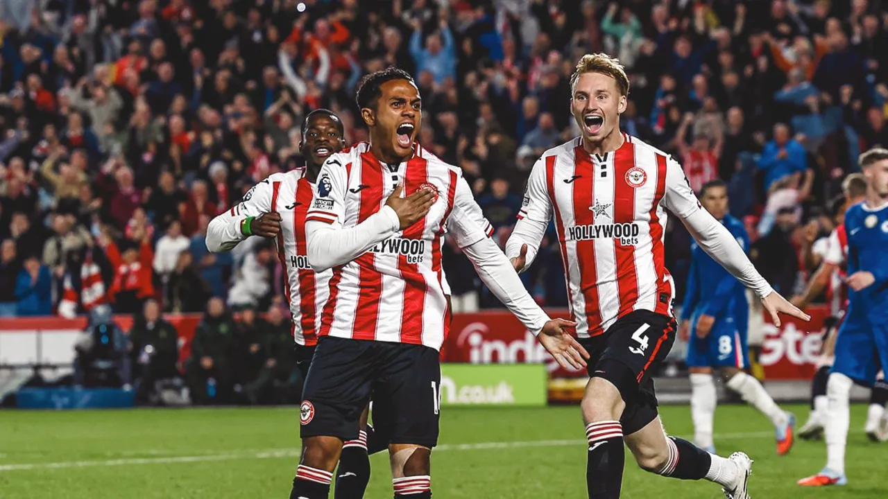 Thiago (Brentford) e Matheus Cunha (Manchester United) em ação na Premier League 2025/2026