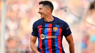 Quando o Camp Nou parou o tempo e o título mudou de mãos num clássico