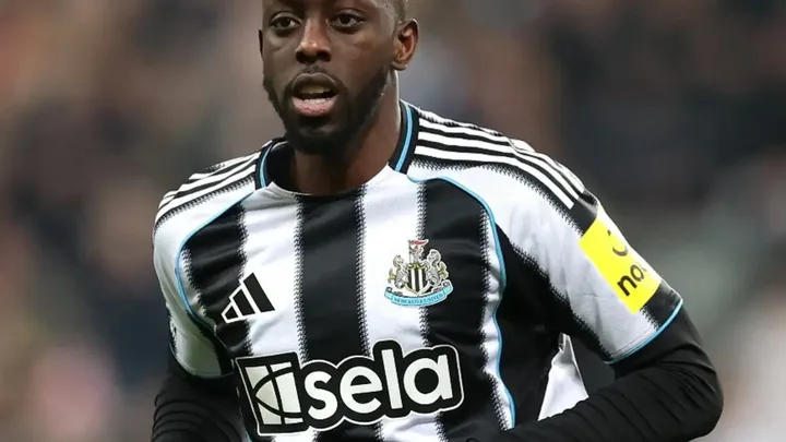 Yoane Wissa, atacante do Newcastle United, em ação pela Premier League 2025/2026