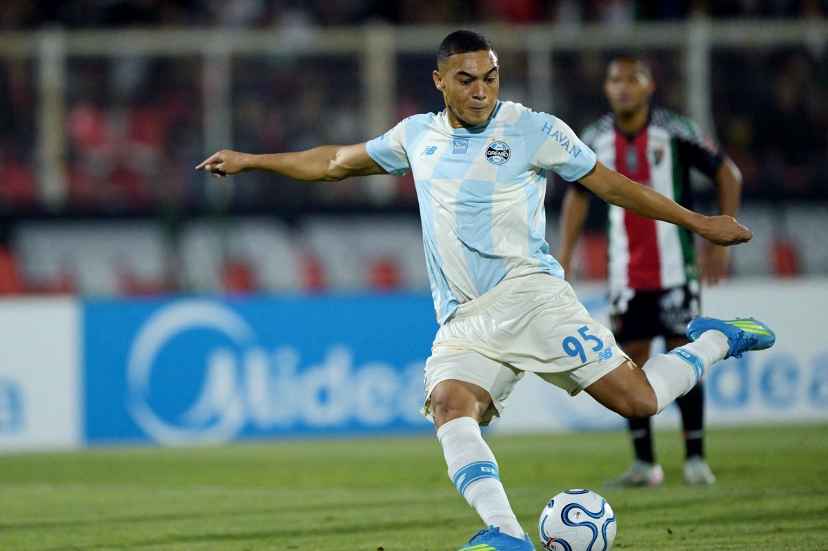 A defesa que segurou o Grêmio à tona nesta temporada Felipão sobrevive à noite m