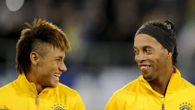 Ronaldinho bate o punho e Endrick freia o coro — quem está certo sobre Neymar