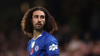 Cucurella e os 36 jogos que transformaram um lateral rejeitado em pilar do Chelsea