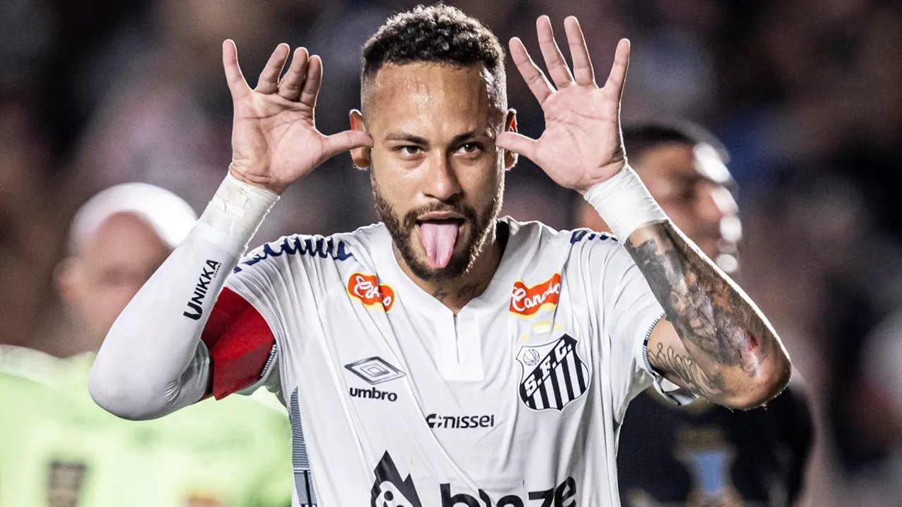 Romário gesticula em entrevista enquanto imagem de Neymar com a camisa da Seleção Brasileira aparece ao fundo