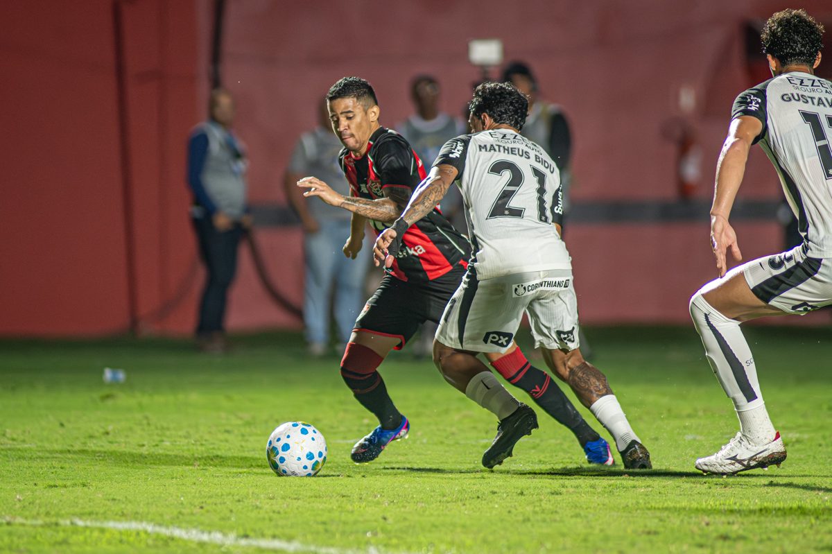 Luciano empatado com Lucas Moura e de olho no topo Luciano pode enterrar o Corin