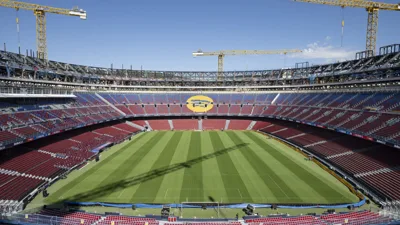 1131 dias depois, o Camp Nou reformado recebe o Real Madrid em colapso