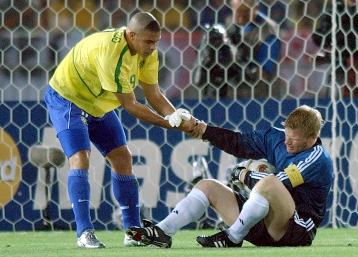O gesto que vale mais do que o gol do Al-Nassr Ronaldo regeu o coro de 'Messi' e