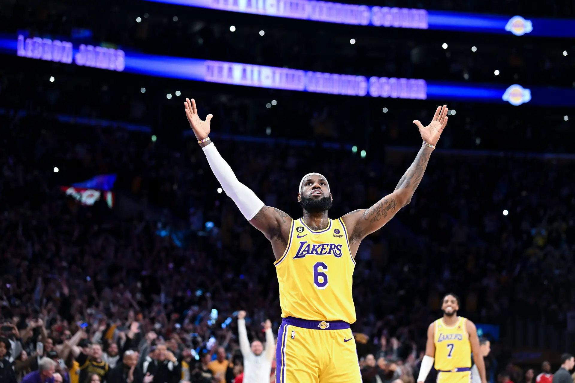 O que separa LeBron do pelotão histórico Ninguém chegou perto dos 300 jogos de L