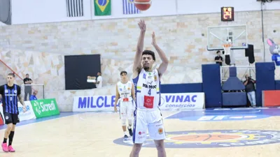 Há um ano, Pinheiros e São José escreveram uma lição de basquete no Villaboim