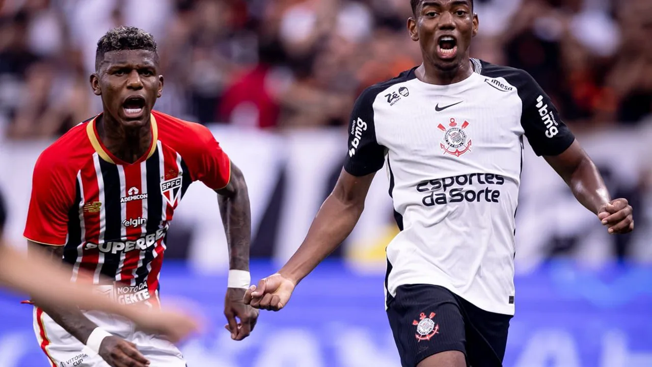 Quadra do Ginásio Poliesportivo Arnão durante partida do Brasileirão Série A de basquete em março de 2025