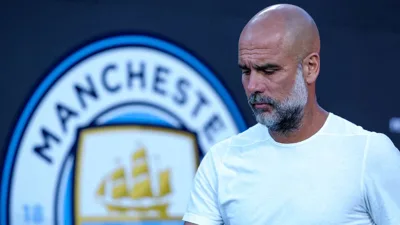 Pep Guardiola e a arte de fazer o Manchester City pensar antes de correr