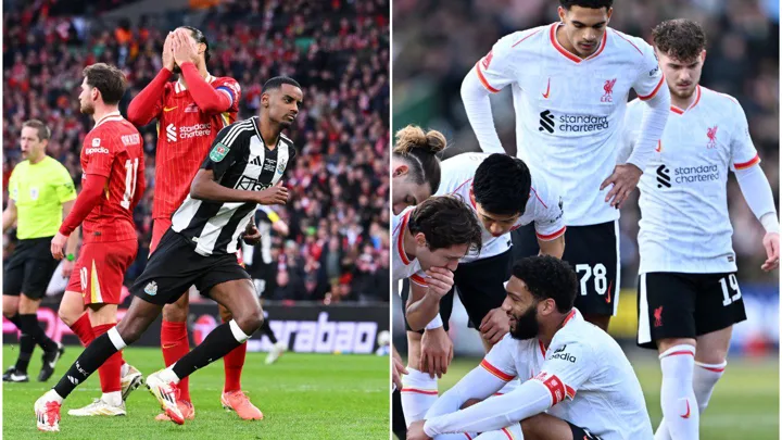 Alexander Isak com a camisa do Liverpool e Jacob Murphy com a camisa do Newcastle United em campo na Premier League