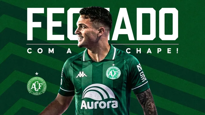 João Vitor, meia camisa 5 da Chapecoense, em campo pelo Brasileirão Série A 2026