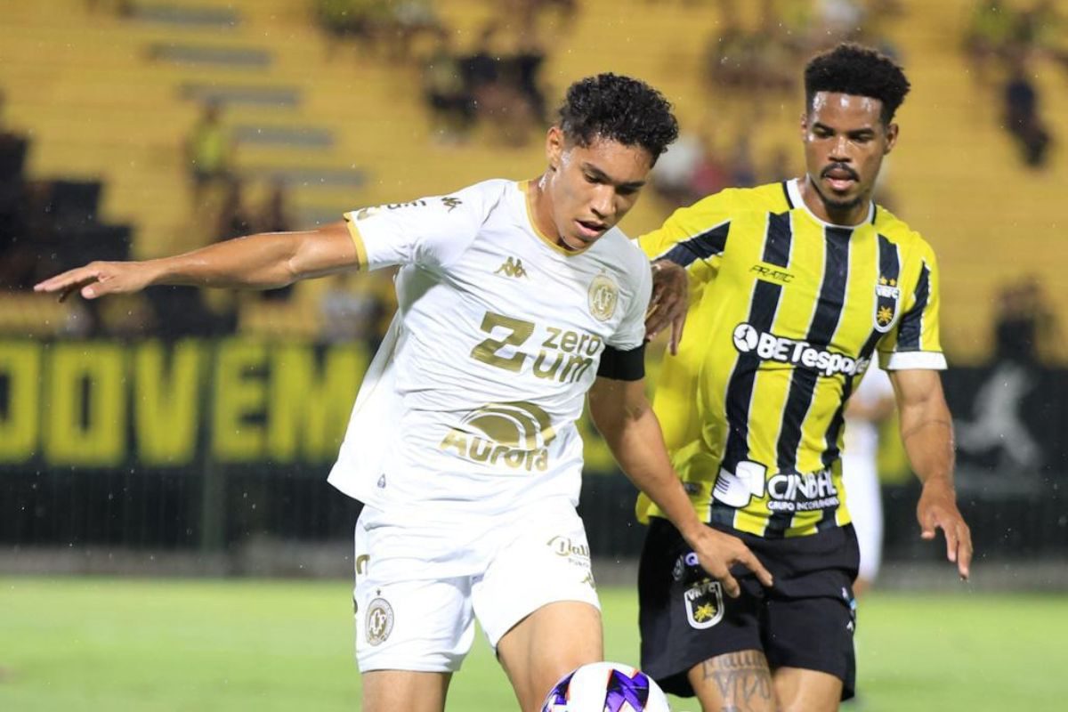 O dado que ninguém olha mas explica tudo João Vitor e os 35 jogos que um meia da