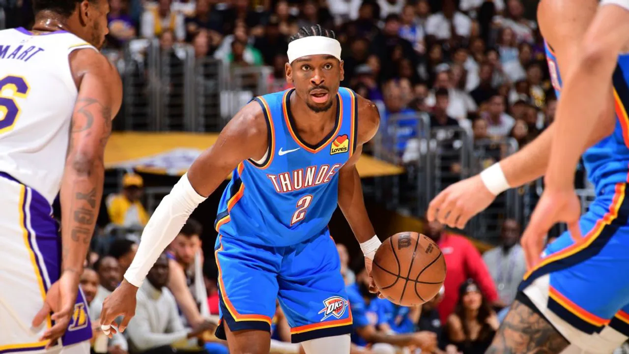 Shai Gilgeous-Alexander do Thunder celebra vitória sobre os Lakers nos playoffs da NBA 2026