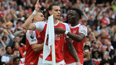 West Ham está na beira do abismo e o Arsenal chega para decidir