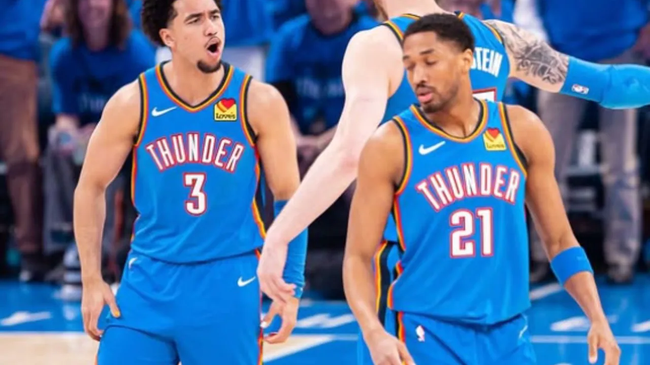Shai Gilgeous-Alexander do OKC Thunder conduz ataque contra os Lakers na Crypto.com Arena nos playoffs da NBA