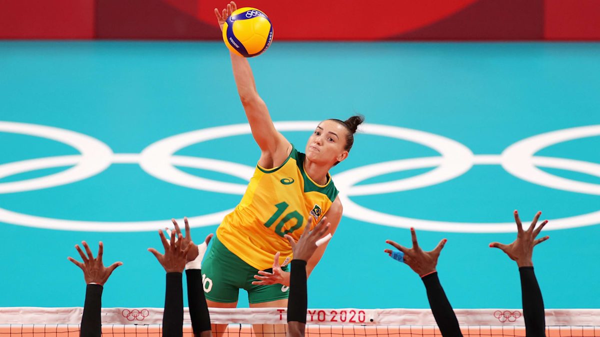 Cinco campeões olímpicos e 46 títulos de Superliga em quadra Campinas virou a ch