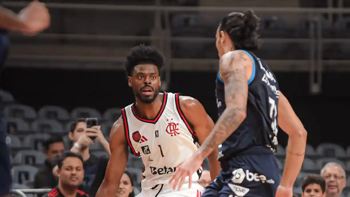 Os esquemas que se enfrentaram Vinte e seis pontos que o Pedrocão guard