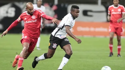 VAR no futebol: tudo que você precisa saber sobre a tecnologia que dividiu o jogo