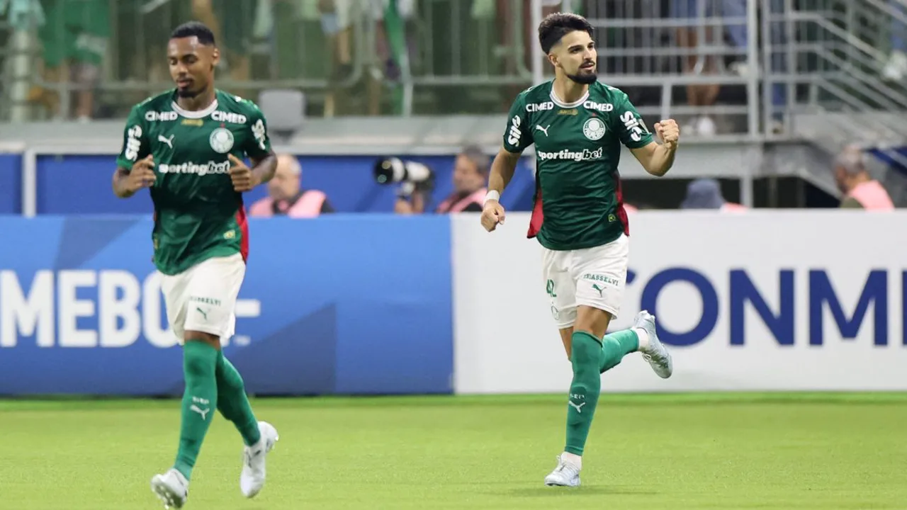 Marlon Freitas, meia do Palmeiras, com a camisa 17 em campo durante partida do Brasileirão Série A 2026