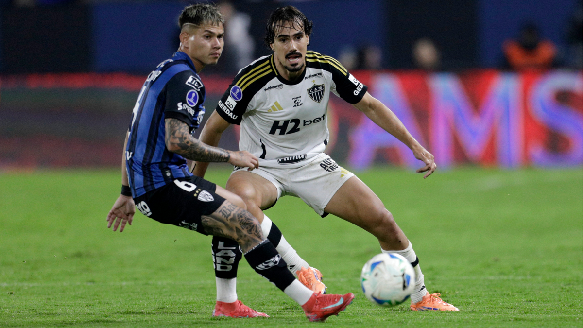 O momento que decidiu o jogo Cassierra decide e Atlético Mineiro bate