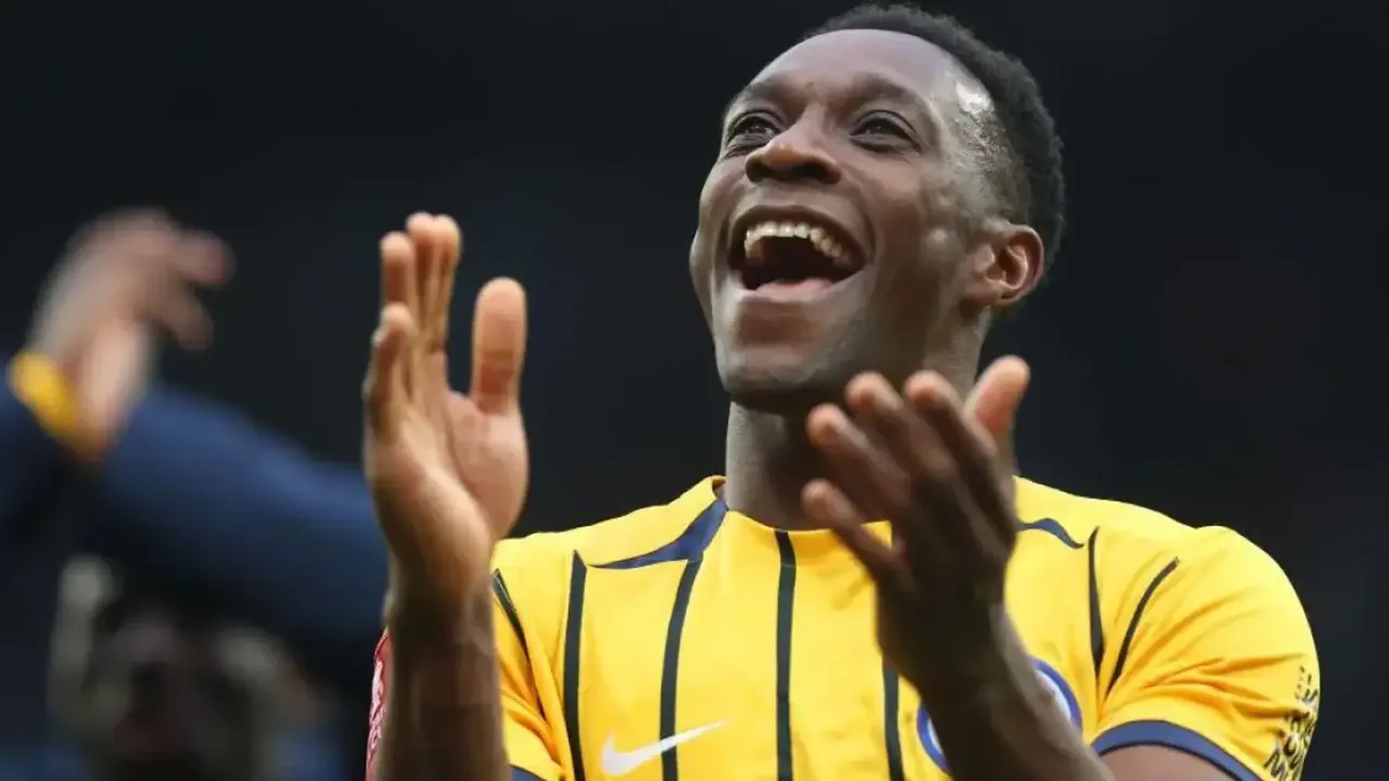 Daniel Welbeck, camisa 18 do Brighton, em ação durante partida da Premier League 2025/2026