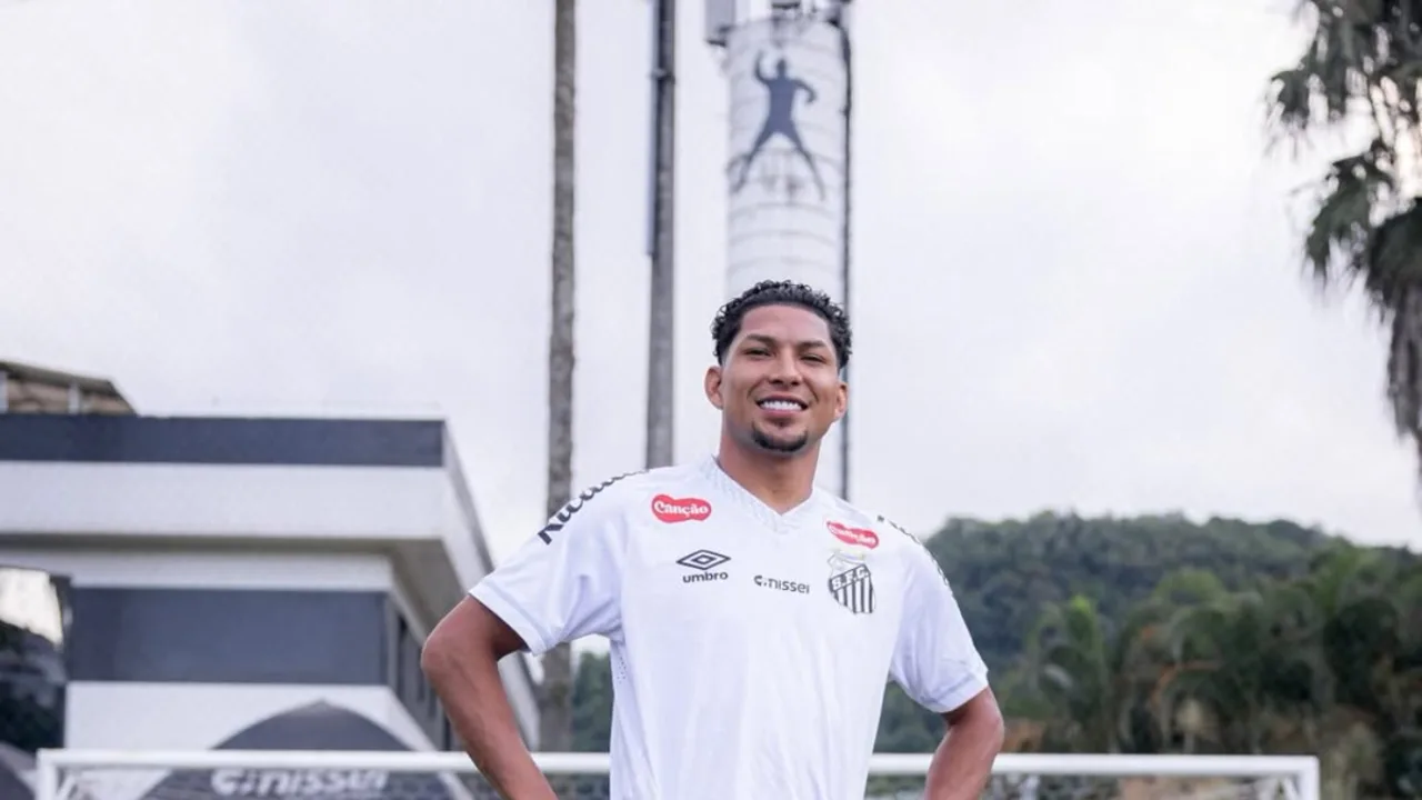 Rony, atacante do Santos, com a camisa 11 em campo no Brasileirão Série A 2026