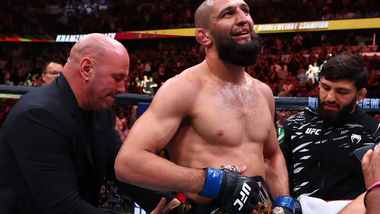 O que Chimaev invicto representava antes do sábado Strickland lutou lesionado no