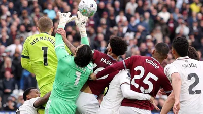 Raya salvou o Arsenal quando o roteiro do vice quase se repetiu