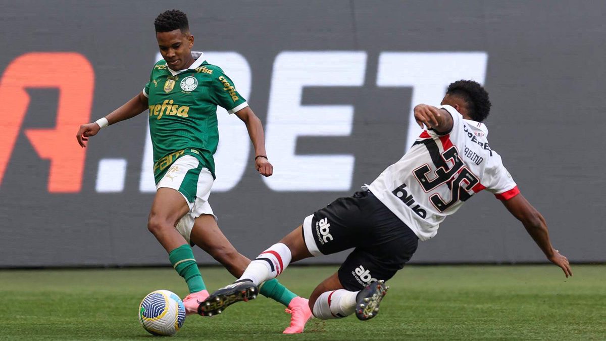 O lance que o Palmeiras não vai deixar morrer Anderson Barros foi ao limite e o