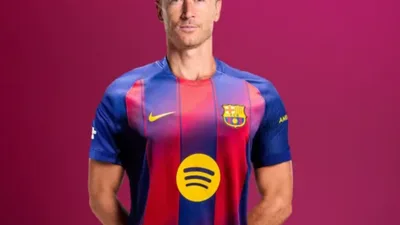 Quem herda a camisa 9 do Barcelona quando Lewandowski for embora