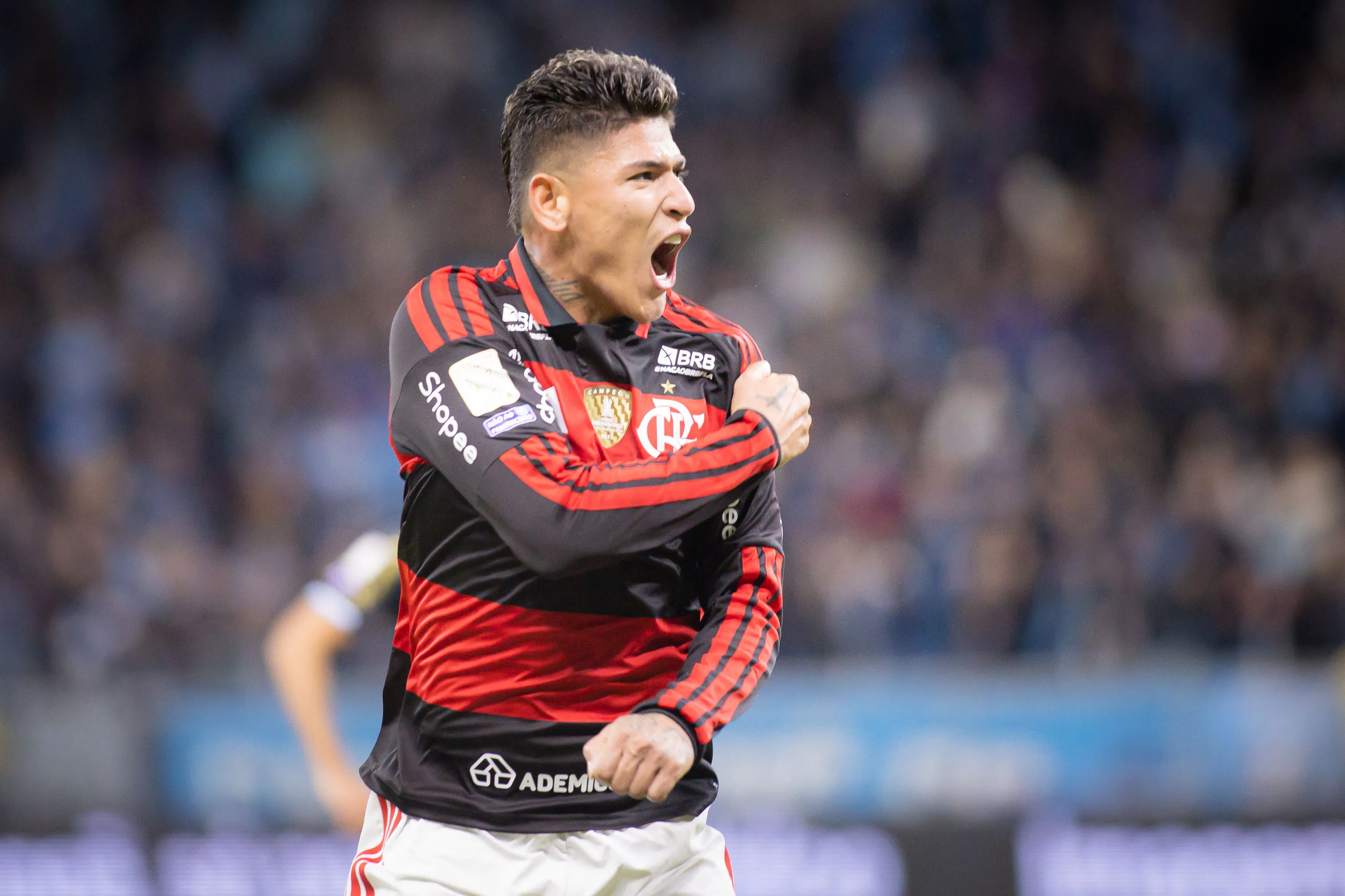 O que Carrascal fez na Arena do Grêmio Carrascal decide no banco e na área — e
